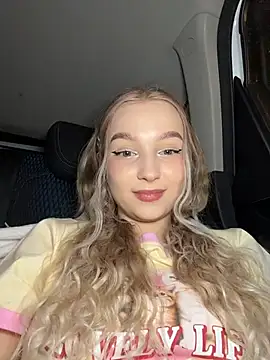 -teenytiny- online show from December 14, 2025, 3:17 pm