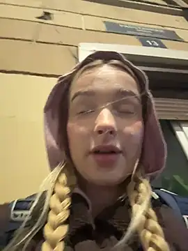 -teenytiny- online show from March 5, 2026, 4:58 pm