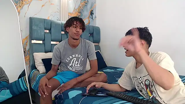 YOUNG GUYS1 online show from February 10, 2026, 1:21 am