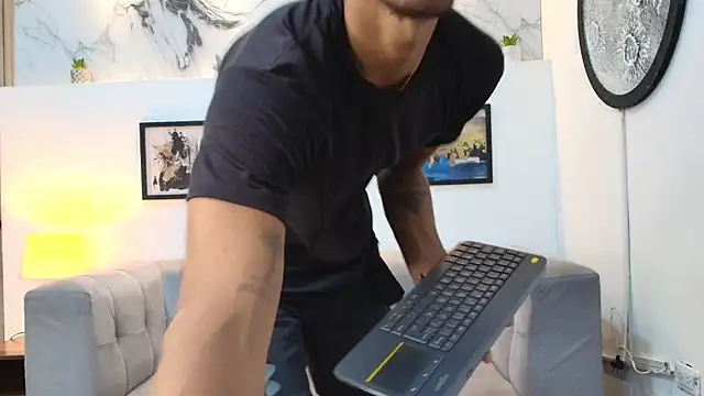 YOUNG GUYS1 online show from February 13, 2026, 1:23 am