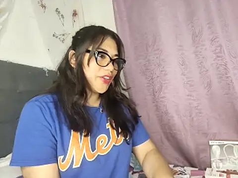 deliaquafurr1 online show from February 18, 2026, 5:03 am