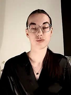 EmmaJacson online show from February 3, 2026, 4:01 pm