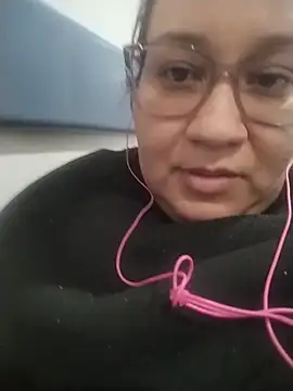 Snapshot of sharon_G chatting on March 26, 2026, 7:52 pm sharon G online show from March 26, 2026, 7:52 pm