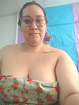 Snapshot of sharon_G chatting on April 2, 2026, 6:05 pm sharon G online show from April 2, 2026, 6:05 pm
