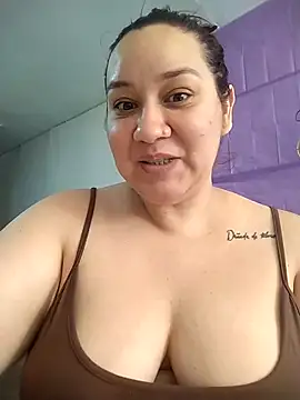 Snapshot of sharon_G chatting on April 4, 2026, 6:05 pm sharon G online show from April 4, 2026, 6:05 pm
