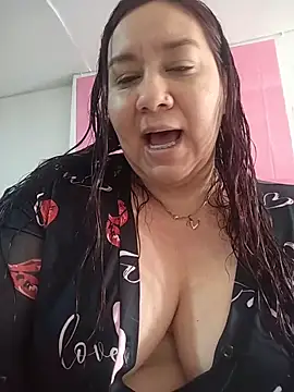 Snapshot of sharon_G chatting on May 1, 2026, 6:01 pm sharon G online show from May 1, 2026, 6:01 pm