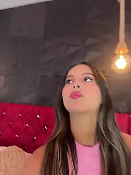 Snapshot of Valeria-escobar chatting on February 15, 2026, 1:31 pm Valeria-escobar online show from February 15, 2026, 1:31 pm