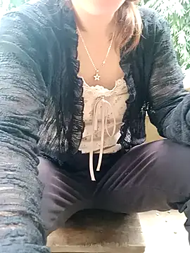 little-effy online show from July 15, 2026, 10:42 am