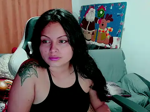 Snapshot of milk_hot_mafe chatting on December 14, 2025, 3:45 am milk hot mafe online show from December 14, 2025, 3:45 am