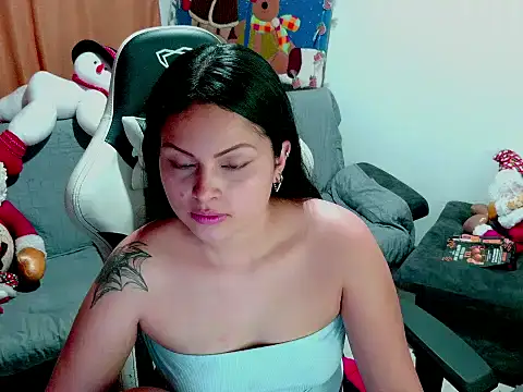 Snapshot of milk_hot_mafe chatting on December 19, 2025, 3:57 am milk hot mafe online show from December 19, 2025, 3:57 am