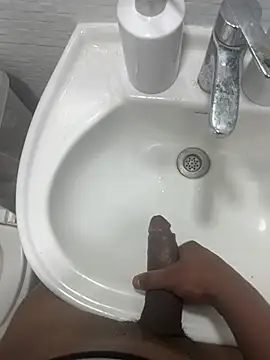 Snapshot of Comeonmyhouse22cm chatting on February 10, 2026, 6:17 am Comeonmyhouse22cm online show from February 10, 2026, 6:17 am