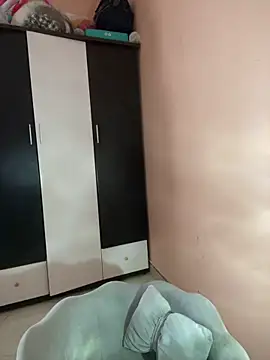 Bae1103  online show from December 14, 2025, 3:01 am