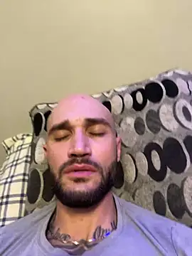 kingNQueen1211 online show from May 27, 2026, 8:39 pm