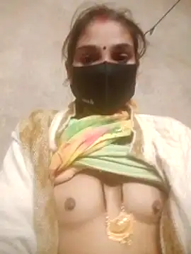 Laxmi9090 online show from February 5, 2026, 2:11 pm