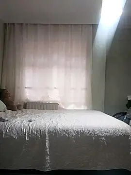 Snapshot of NovaMia chatting on February 1, 2026, 9:08 am NovaMia online show from February 1, 2026, 9:08 am