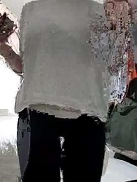 Snapshot of NovaMia chatting on February 15, 2026, 8:13 am NovaMia online show from February 15, 2026, 8:13 am