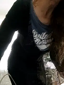 Snapshot of NovaMia chatting on May 24, 2026, 8:19 am NovaMia online show from May 24, 2026, 8:19 am