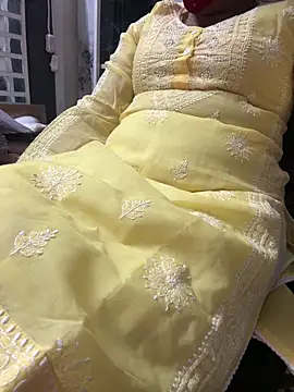 butterflyslay online show from February 1, 2026, 3:38 am