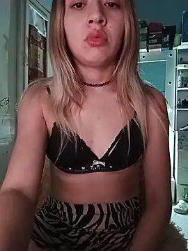 soylulita07 online show from April 12, 2026, 7:24 am