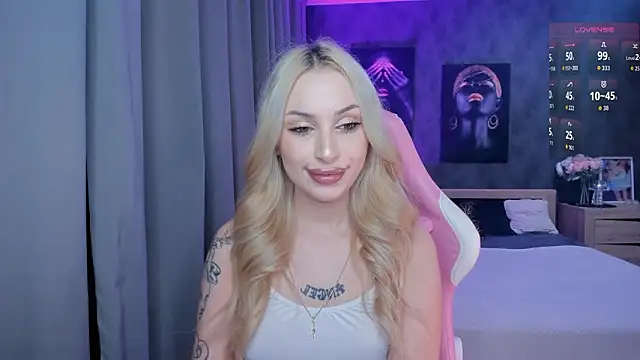 Snapshot of LanaMiracle chatting on February 3, 2026, 4:10 am LanaMiracle online show from February 3, 2026, 4:10 am