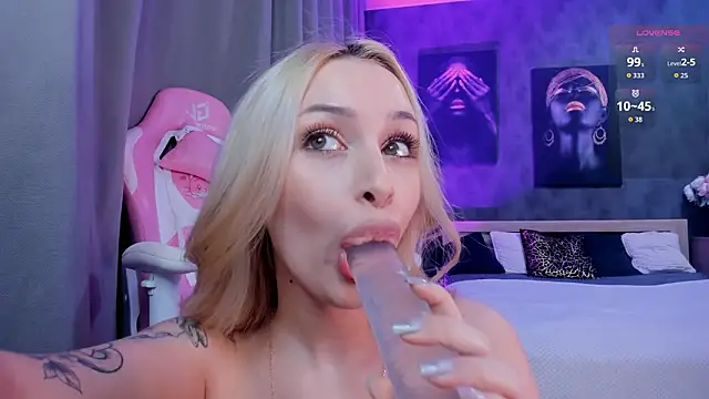 Snapshot of LanaMiracle chatting on February 3, 2026, 6:40 am LanaMiracle online show from February 3, 2026, 6:40 am