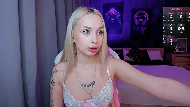 Snapshot of LanaMiracle chatting on February 7, 2026, 4:05 am LanaMiracle online show from February 7, 2026, 4:05 am