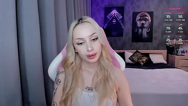 Snapshot of LanaMiracle chatting on February 8, 2026, 4:16 am LanaMiracle online show from February 8, 2026, 4:16 am