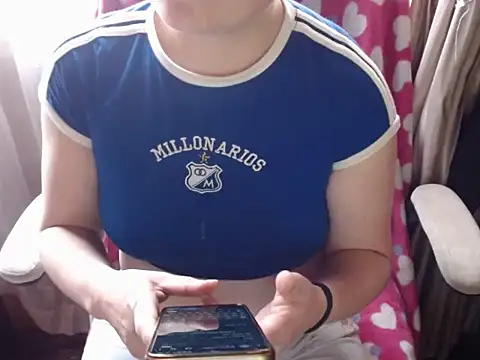 Snapshot of 666maskgirl chatting on January 12, 2026, 4:56 pm 666maskgirl online show from January 12, 2026, 4:56 pm