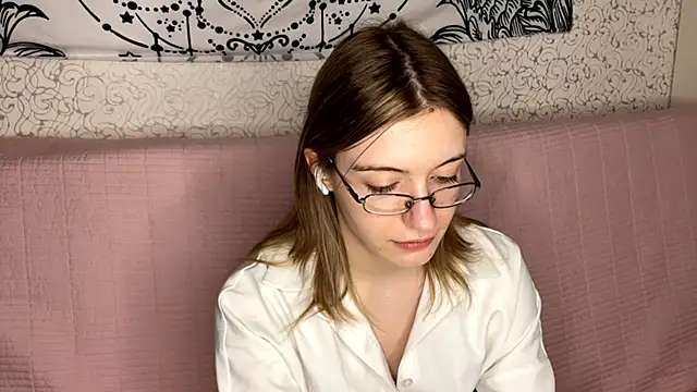 Snapshot of Shining_Robi chatting on January 8, 2026, 12:18 pm Shining Robi online show from January 8, 2026, 12:18 pm