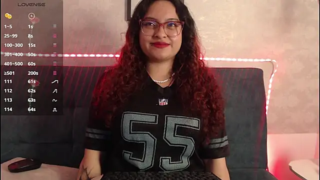 Snapshot of kat_belle chatting on December 16, 2025, 12:32 pm kat belle online show from December 16, 2025, 12:32 pm