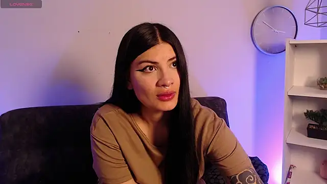 Lunaclarx online show from December 17, 2025, 12:11 pm