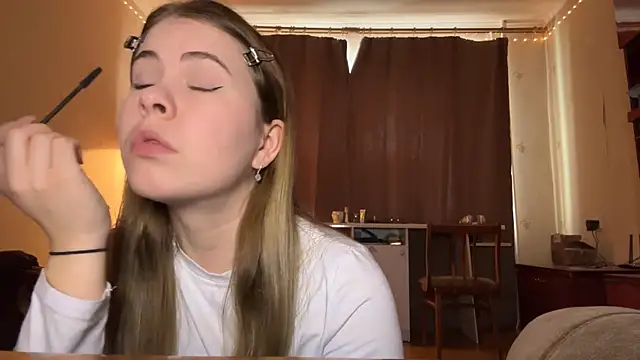 MaevAmy online show from January 14, 2026, 11:38 am