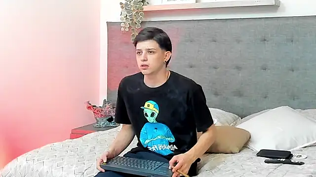 sebastamayo  online show from February 25, 2026, 4:55 am