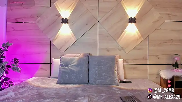 Snapshot of sussan_fox_ chatting on February 28, 2026, 7:48 pm sussan fox online show from February 28, 2026, 7:48 pm