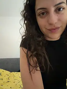Snapshot of CoquineCharmeuse chatting on April 14, 2026, 1:17 pm CoquineCharmeuse online show from April 14, 2026, 1:17 pm
