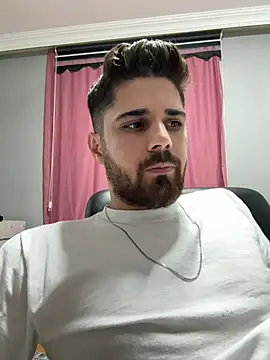 Snapshot of berke3424 chatting on February 5, 2026, 1:32 am berke3424 online show from February 5, 2026, 1:32 am