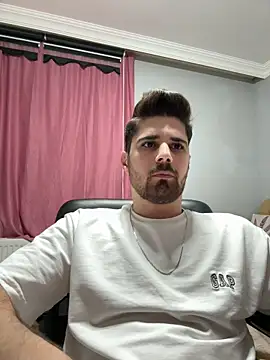 Snapshot of berke3424 chatting on February 10, 2026, 11:31 pm berke3424 online show from February 10, 2026, 11:31 pm