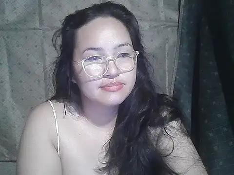 Snapshot of yummy_jyra02167 chatting on December 16, 2025, 8:14 pm yummy jyra02167 online show from December 16, 2025, 8:14 pm