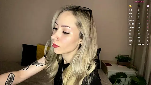 sun under skyy online show from February 10, 2026, 8:29 am