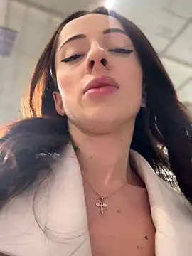 Snapshot of YeaLina chatting on December 21, 2025, 10:22 am YeaLina online show from December 21, 2025, 10:22 am