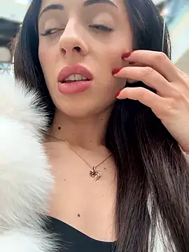 Snapshot of YeaLina chatting on January 8, 2026, 11:23 am YeaLina online show from January 8, 2026, 11:23 am