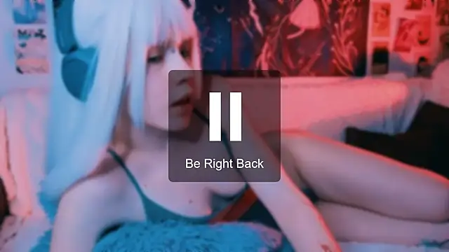 Snapshot of PeacchyPawss chatting on February 4, 2026, 11:53 pm PeacchyPawss online show from February 4, 2026, 11:53 pm