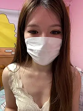 Momochen8839 online show from April 5, 2026, 12:57 pm