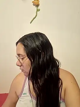 liababylia online show from April 15, 2026, 10:22 am