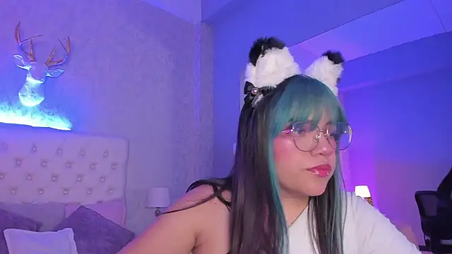 ZoeSkyee  online show from December 14, 2025, 2:28 am