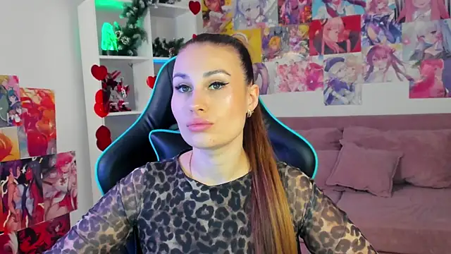 NoraFoxes online show from December 17, 2025, 3:40 pm