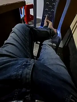 SHARIF12123 online show from February 19, 2026, 6:04 pm