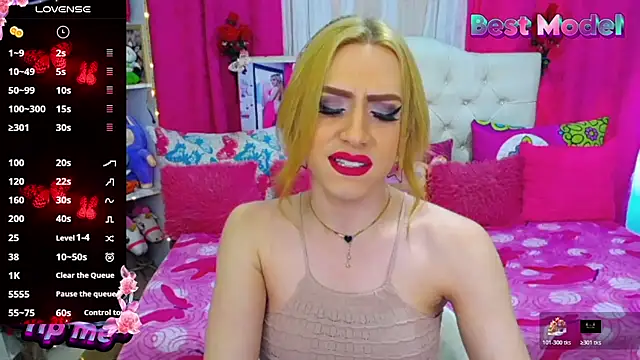 Snapshot of golden_girl01 chatting on June 9, 2026, 7:14 pm golden girl01 online show from June 9, 2026, 7:14 pm