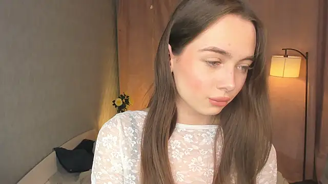 YvonneRobes online show from April 3, 2026, 8:07 pm