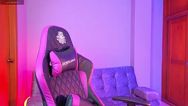 Snapshot of melanimorgan1 chatting on February 17, 2026, 4:42 am melanimorgan1 online show from February 17, 2026, 4:42 am